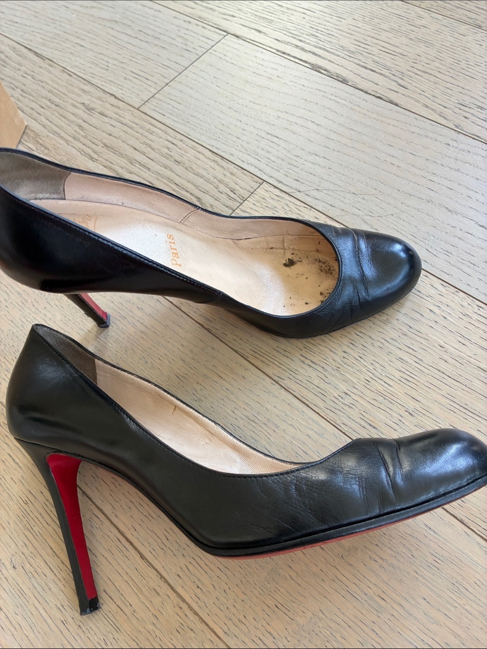 Christian Louboutin Black Leather Round-Toe Stiletto Pumps EU sz40 - Picture 6 of 11